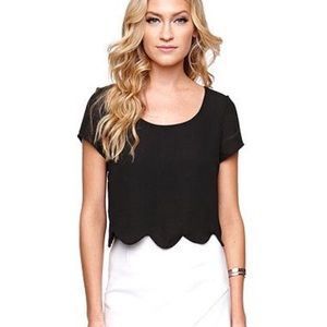 Black scallops crop top short sleeve